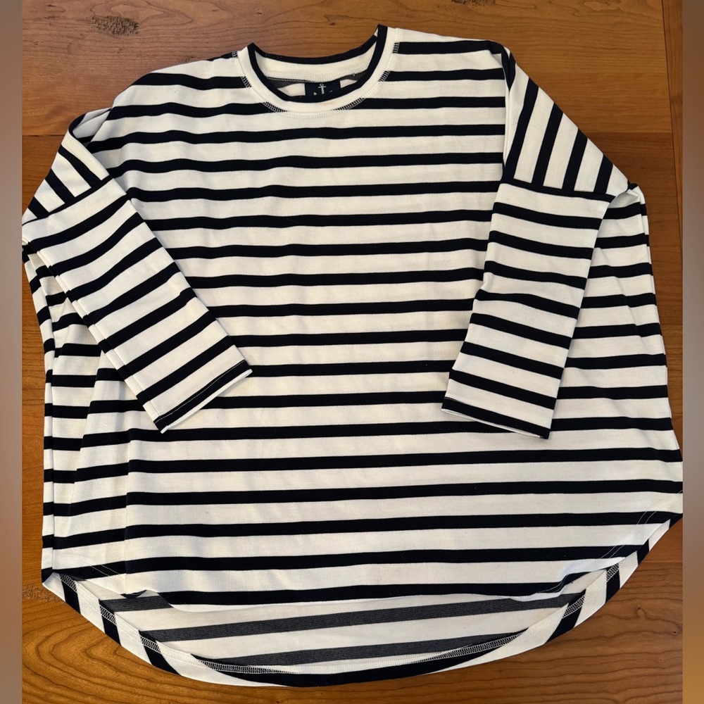 Toss Deaigns Navy and White Striped Long Sleeve Top